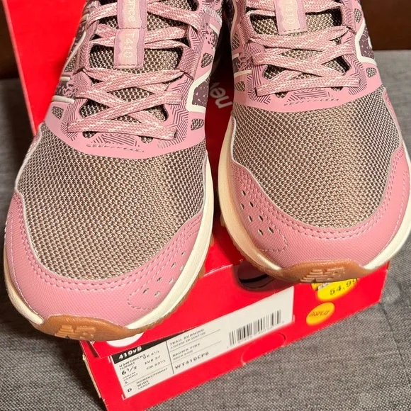 New Balance Pink and Gray Women's Training Sneakers - Picture 5 of 8